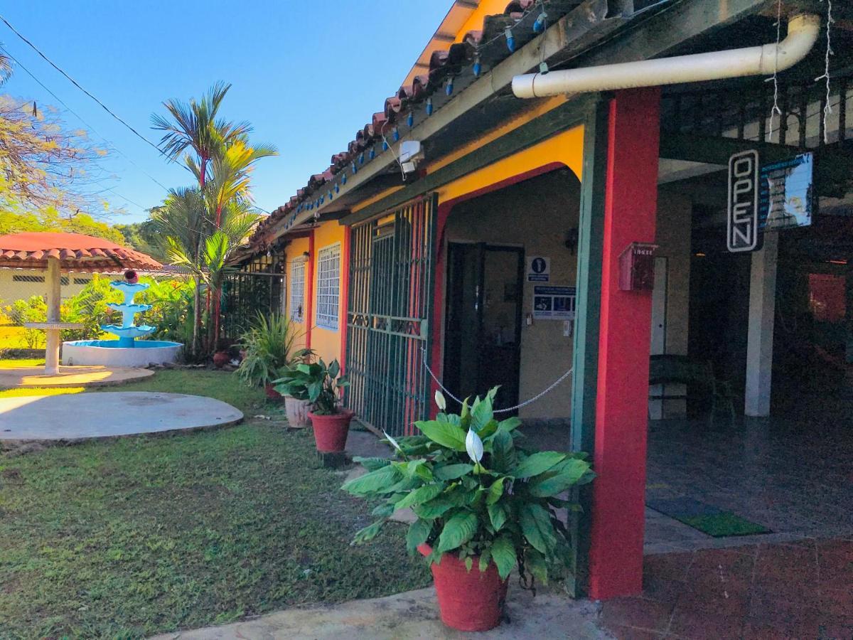 Black Lion Inn Santiago Exterior photo