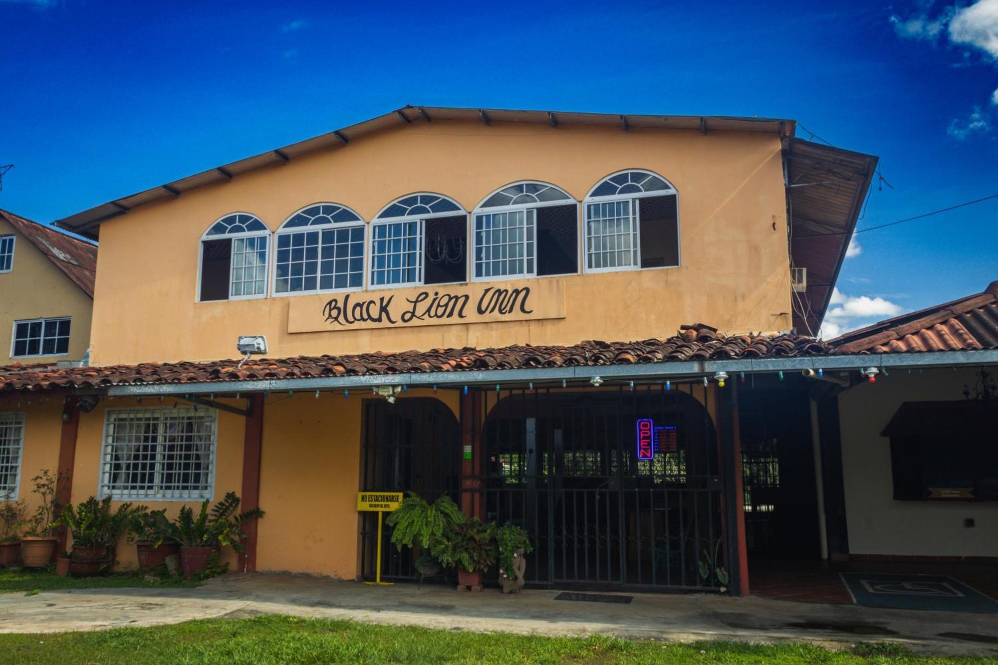 Black Lion Inn Santiago Exterior photo